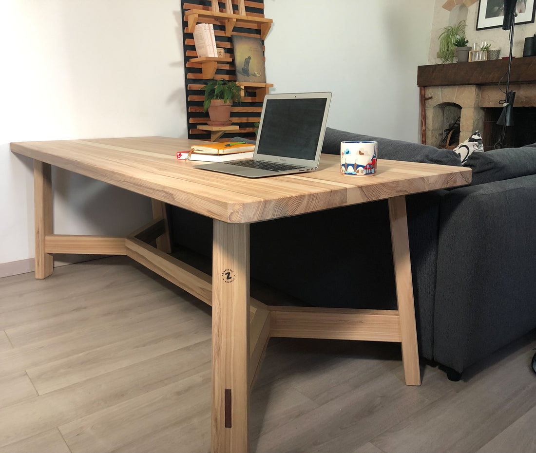 La table en frêne massif